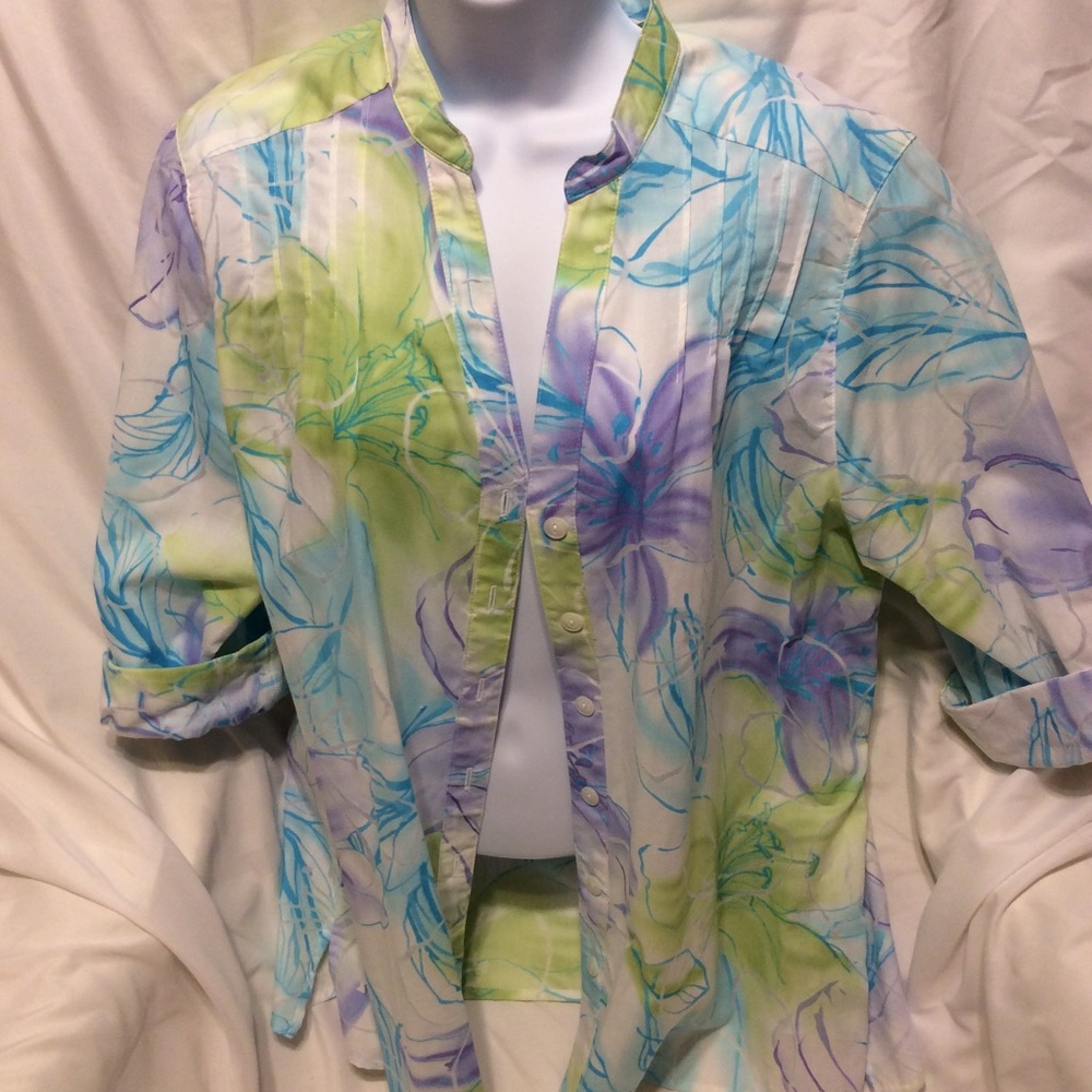 Excellent condition Pastel shirt.